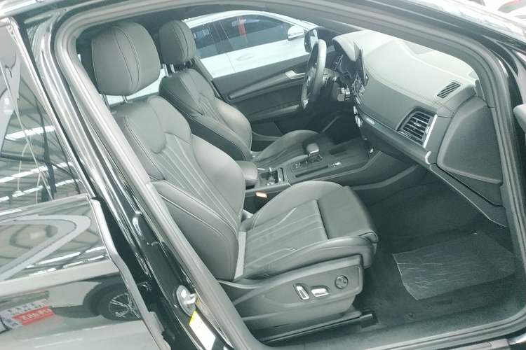 Used Audi Q5L 2023 40T Luxury Dynamic Model
