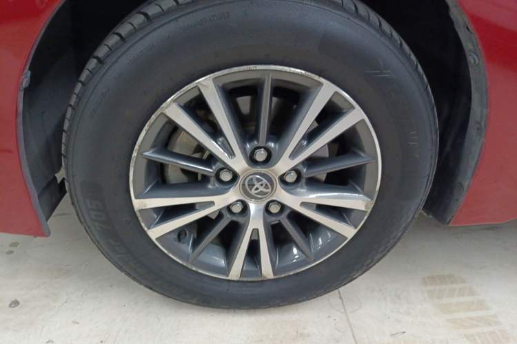 Used Toyota Levin 2016 Dual-Engine 1.8H GS E-CVT Elite Model with Sunroof