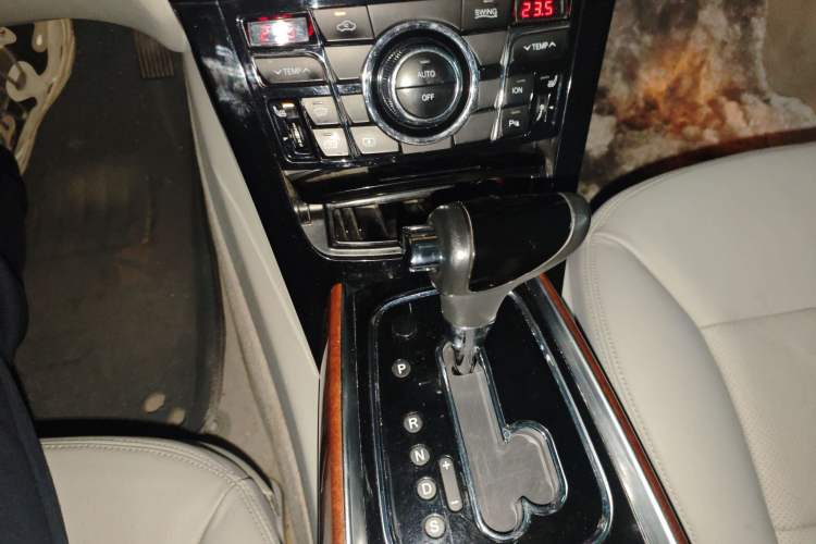 Used Hongqi H7 2013 2.0T Luxury Model