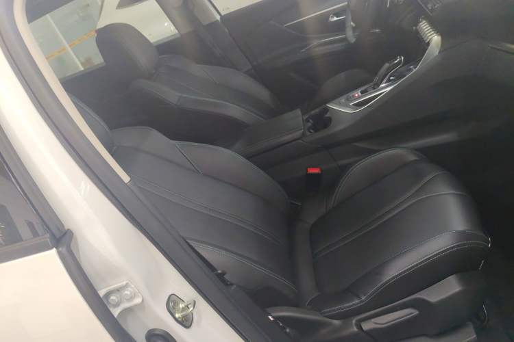 Used Peugeot 5008 2021 360THP 5-Seater Strength Edition Right Front Seat