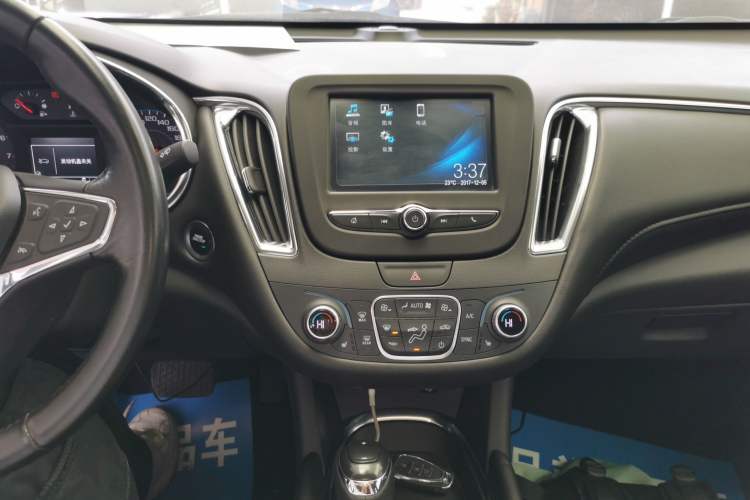 Used Chevrolet Malibu XL 2017 1.5T Automatic Ruichi Edition Audio And AC Panel