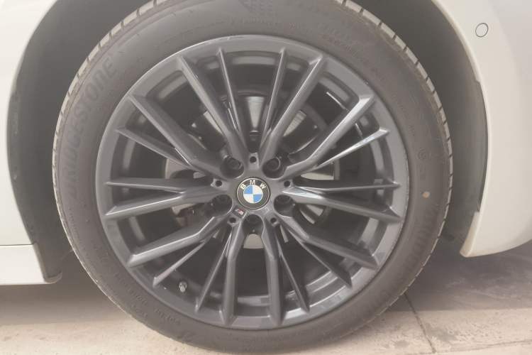 Used BMW 3 Series 2020 Restyled 325i M Sport Night Edition Package Right Front Wheel Hub