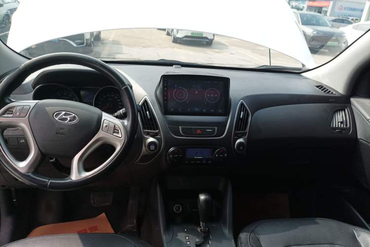 Used Hyundai ix35 2015 2.0L Automatic 2WD Smart Version China V Standard
