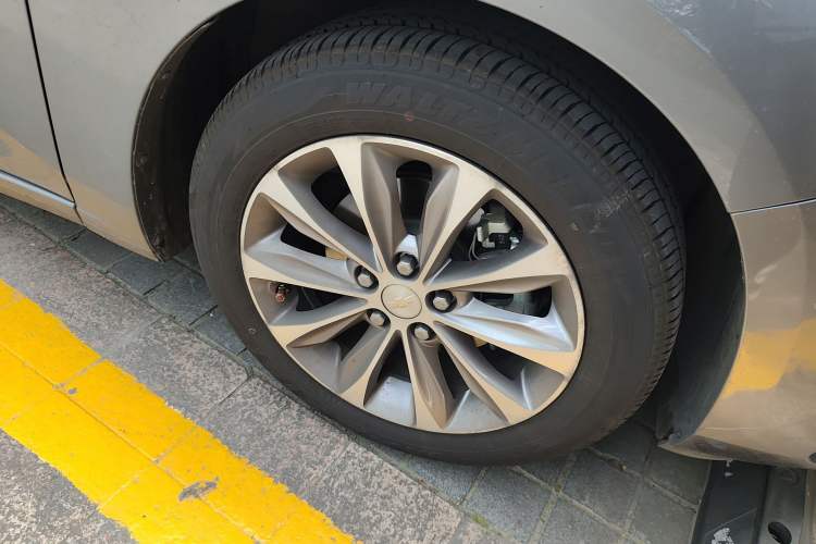 Used Chevrolet Monza 2020 320 Automatic Enjoyment Edition Right Front Wheel Hub