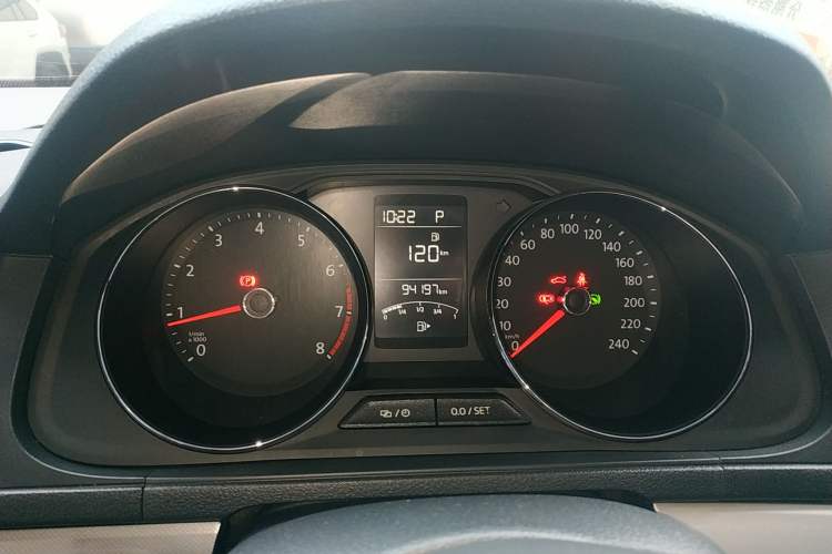 Used Volkswagen Lavida 2015 1.6L Automatic Comfort Edition