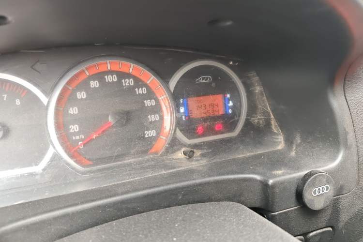 Used FORTHING Lingzhi 2013 M5 Q7 2.0L 7-Seater Long-Wheelbase Comfort Model