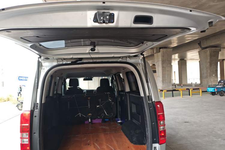 Used JAC Refine M3 2023 PLUS 1.5T 5/7-seat Classic Edition Trunk