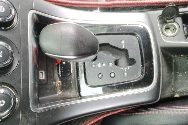 Used Citroen C4 Sega 2018 1.6L Automatic Luxury Model Gear Lever