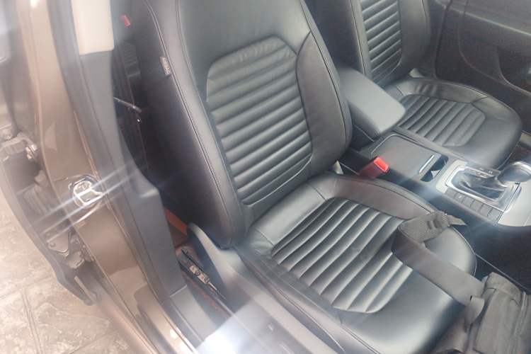 Used Volkswagen Magotan 2016 1.8TSI Smart Enjoyment Leading Model Right Front Seat