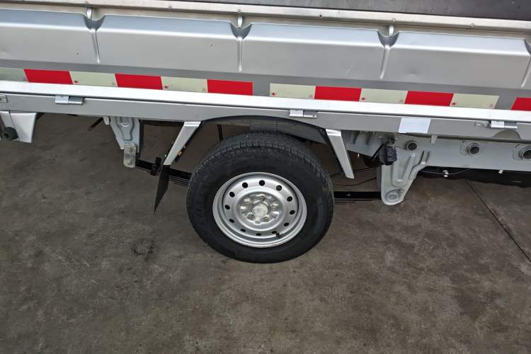 Used Wuling Rongguang Small Truck 2020 1.5L Base Version China VI Standard Single-Row L3C Exterior 5