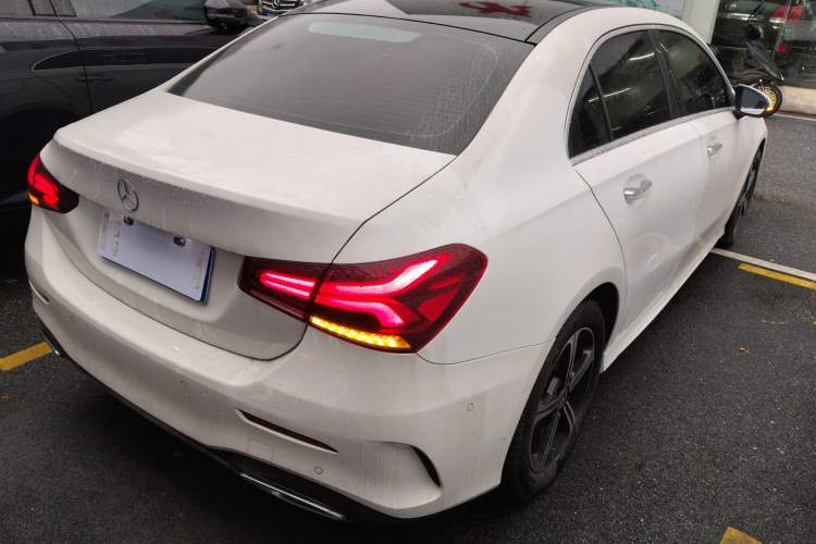 Used Mercedes-Benz A-Class 2022 Revised Version A 200 L Sport Sedan Fashionable Style Rear Right 45 Deg
