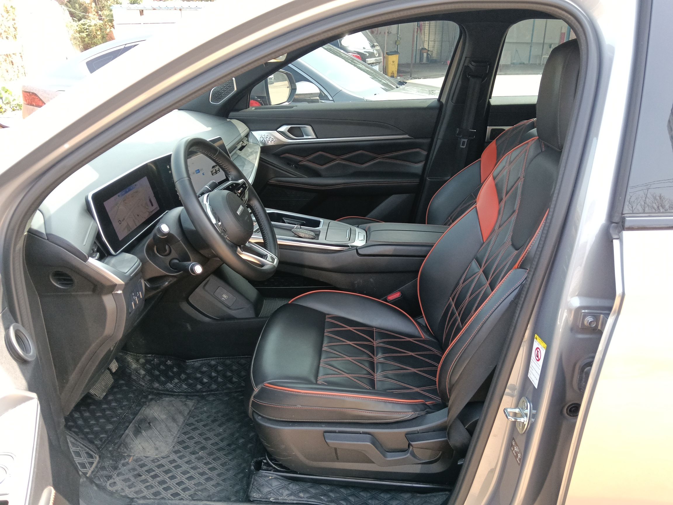 المقاعد الأمامية داخل السيارة