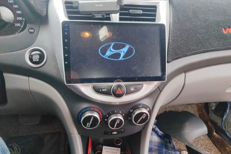 Used Hyundai Verna (older generation) 2016 1.4L Automatic Leading-Edge GLX