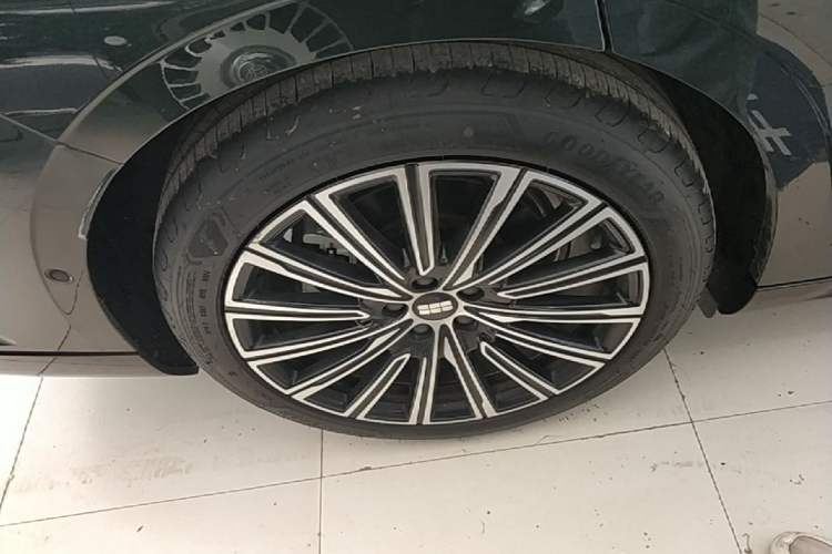 Used Geely Galaxy 8 2025 130km EM-P Starship Edition