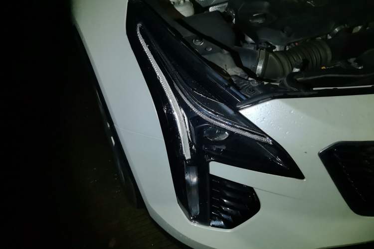 Used Cadillac XT4 2020 28T Two-Wheel Drive Tech Version Right Front Headlight