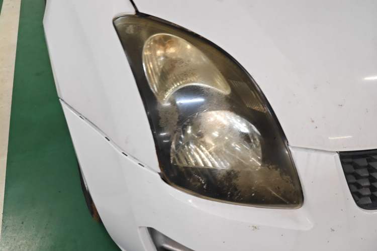 Used Suzuki Swift 2013 1.5L Automatic Standard Edition Right Front Headlight