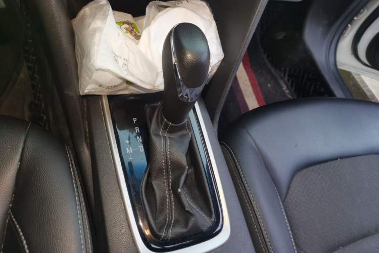 Used Chevrolet Cavalier 2018 320 Automatic Xinyue Edition Gear Lever