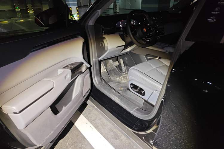 Used Zeekr 7X 2025 100 kWh Long-Range Rear-Wheel Drive with Intelligent Driving Features Driver Seat