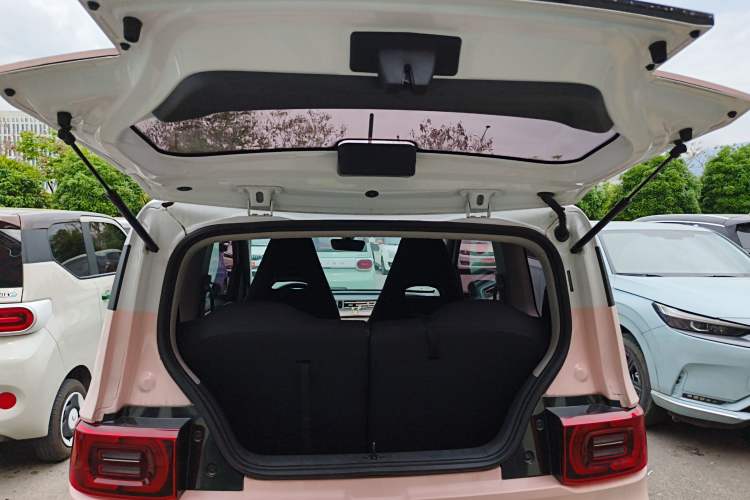 Used Wuling Hongguang MINIEV 2022 Macaron Premium Model – Lithium Iron Phosphate Trunk