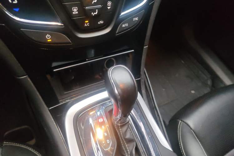 Used Buick Regal 2015 1.6T Leading Technology Model Gear Lever