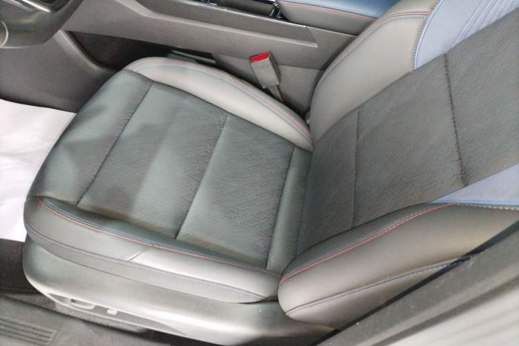 Used Chevrolet Equinox Plus 2024 102km RS Ultimate Edition