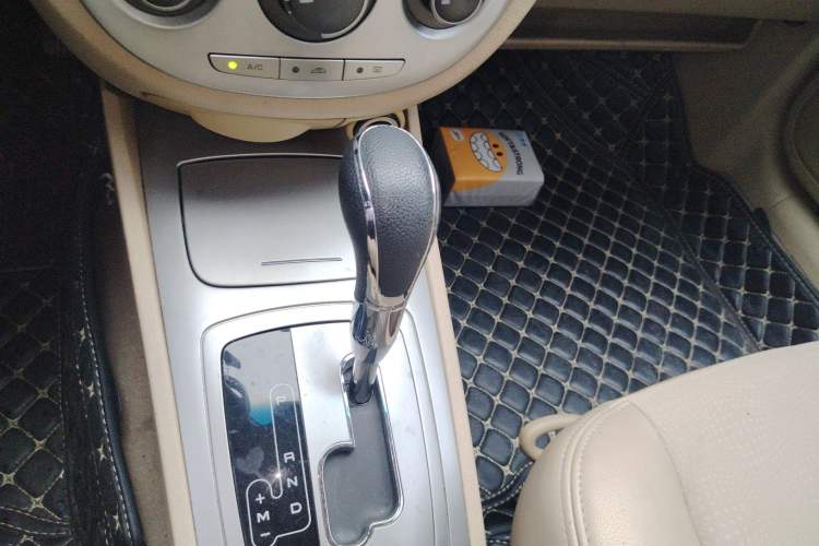 Used Buick Excelle 2013 1.5L Automatic Classic Model
