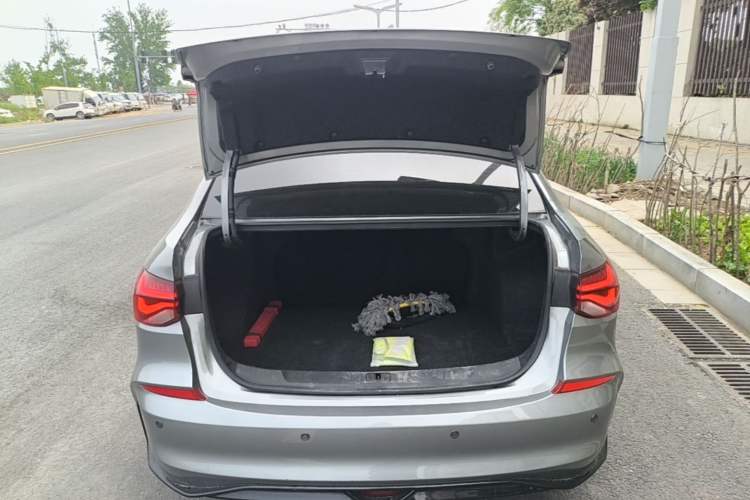 Used Chevrolet Monza 2023 1.5L Dual-Clutch Enjoyment Edition Trunk