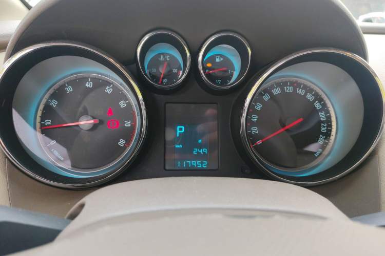 Used Buick GT 2013 GT 1.6L Automatic Fashion Edition Instrument Cluster