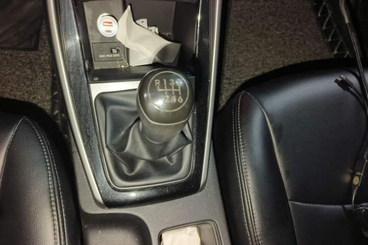 Used Hyundai Elantra (5th Generation / Langdong) 2016 1.6L Manual Luxury Model
