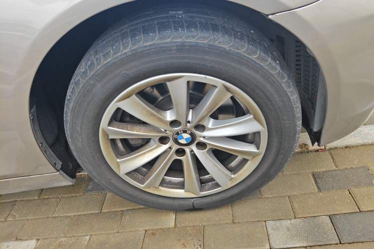 Used BMW 5 Series 2012 523Li Luxury Model Right Front Wheel Hub