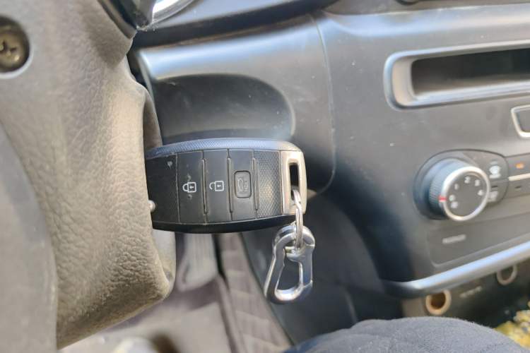 Used Kia K5 2014 2.0L Manual GL
