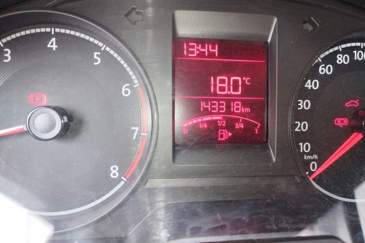 Used Volkswagen Santana 2019 1.5L Manual Fashion Edition China VI Standard Odometer Close Up