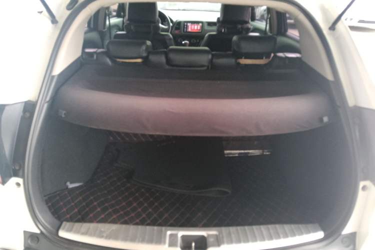 Used Honda Vezel 2015 1.5L CVT two-wheel drive Comfort trim Trunk