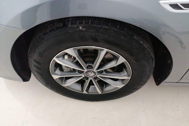 Used BYD Qin PLUS 2023 Champion Edition DM-i 55KM Leading Model Left Front Wheel Hub