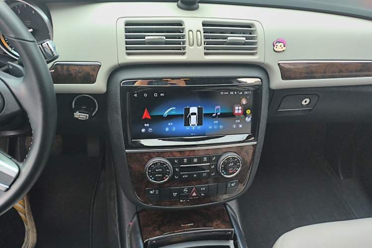 Used Mercedes-Benz R-Class 2011 R 300 L Business Model
