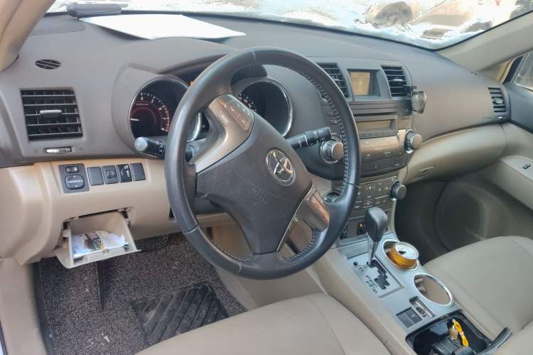 Used Toyota Highlander 2009 2.7L Two-Wheel Drive 7-Seater Luxury Edition