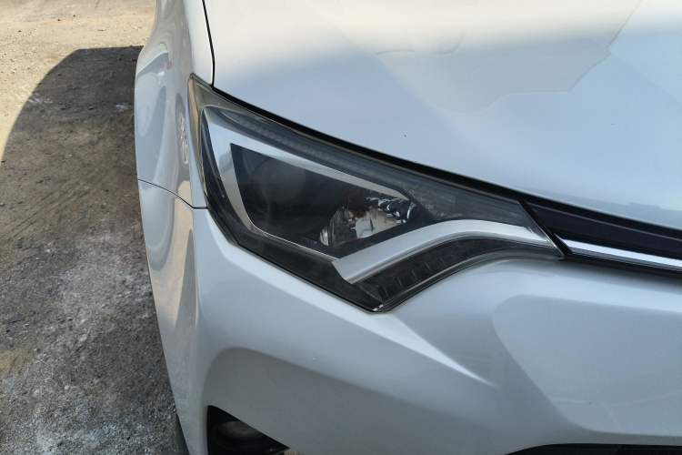 Used Toyota RAV4 2016 2.0L CVT Two-Wheel Drive Fashion Edition China V Standard