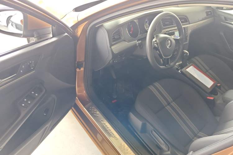 Used Volkswagen Lamando 2015 230TSI DSG Fashion Edition Driver Seat