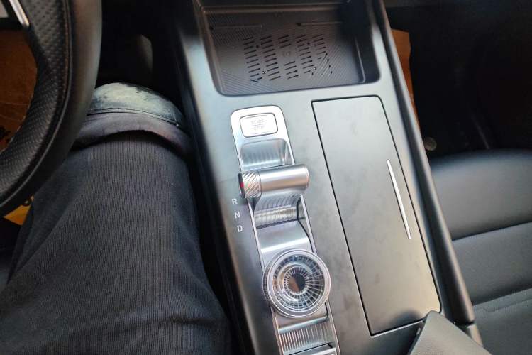 Used BAIC Off-Road BJ30 2024 1.5T Magic Electric Drive Advanced Version Gear Lever