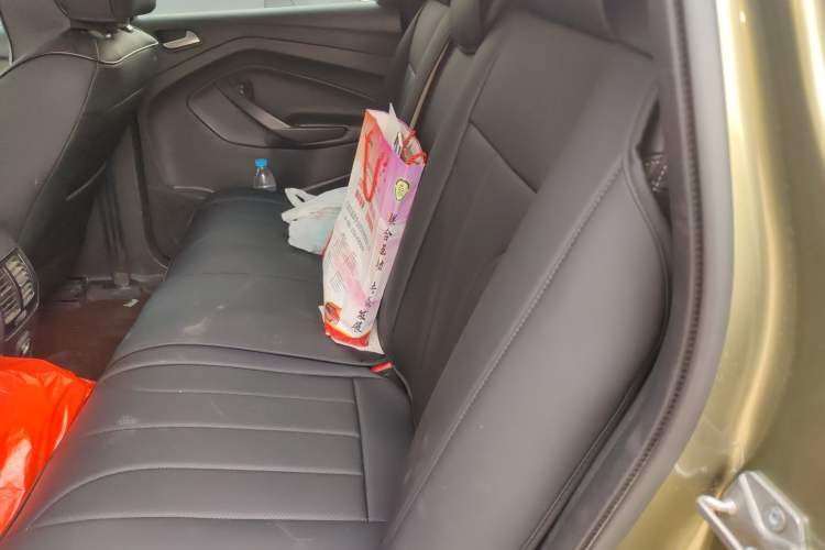 Used Ford Kuga 2013 2.0L GTDi Four-Wheel-Drive Sport Model Left Rear Seat