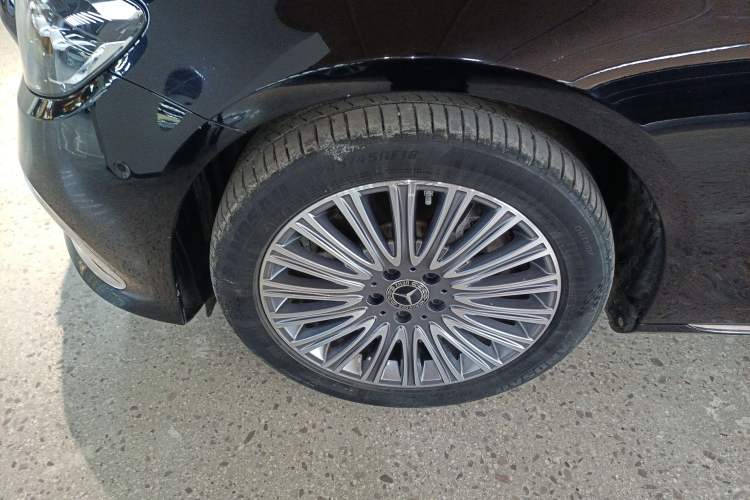 Used Mercedes-Benz E-Class 2021 Facelift E 300 L Stylish Edition
