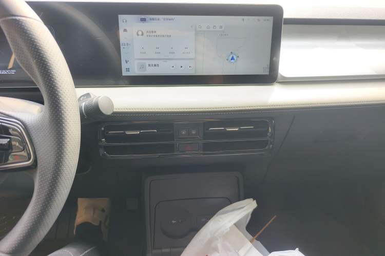 Used Geometry E Firefly 2023 320KM Cute & Handsome Tiger 5 Seats Audio And AC Panel