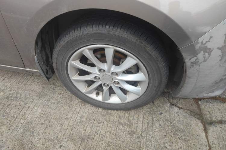 Used FORTHING Joyear S50 2014 1.6L CVT Luxury Model
