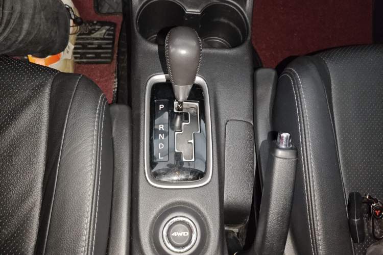 Used Mitsubishi Outlander 2016 2.4L 4x4 Luxury Edition 7-Seater
