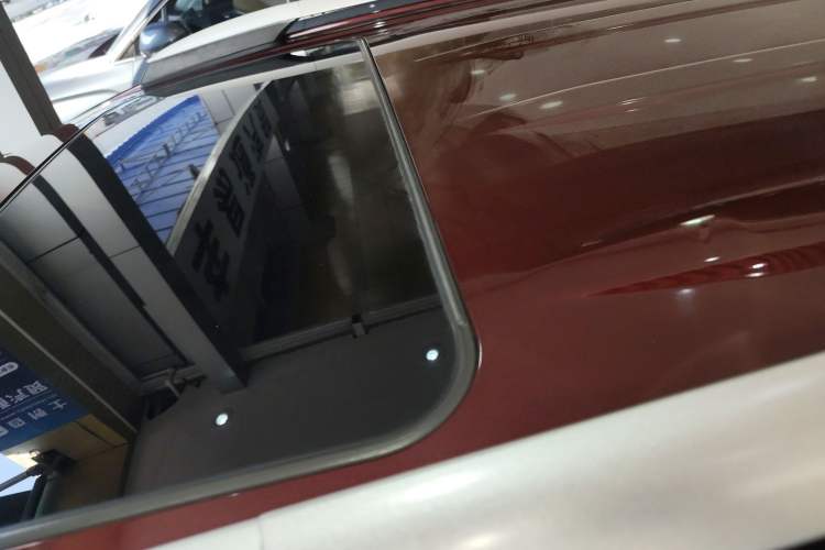 Used Toyota RAV4 2016 2.0L CVT Two-Wheel Drive Fashion Edition China V Standard
