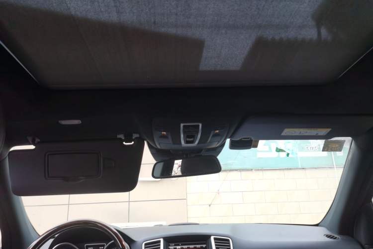 Used Mercedes-Benz M-Class 2014 ML 400 4MATIC Luxury Model Headliner