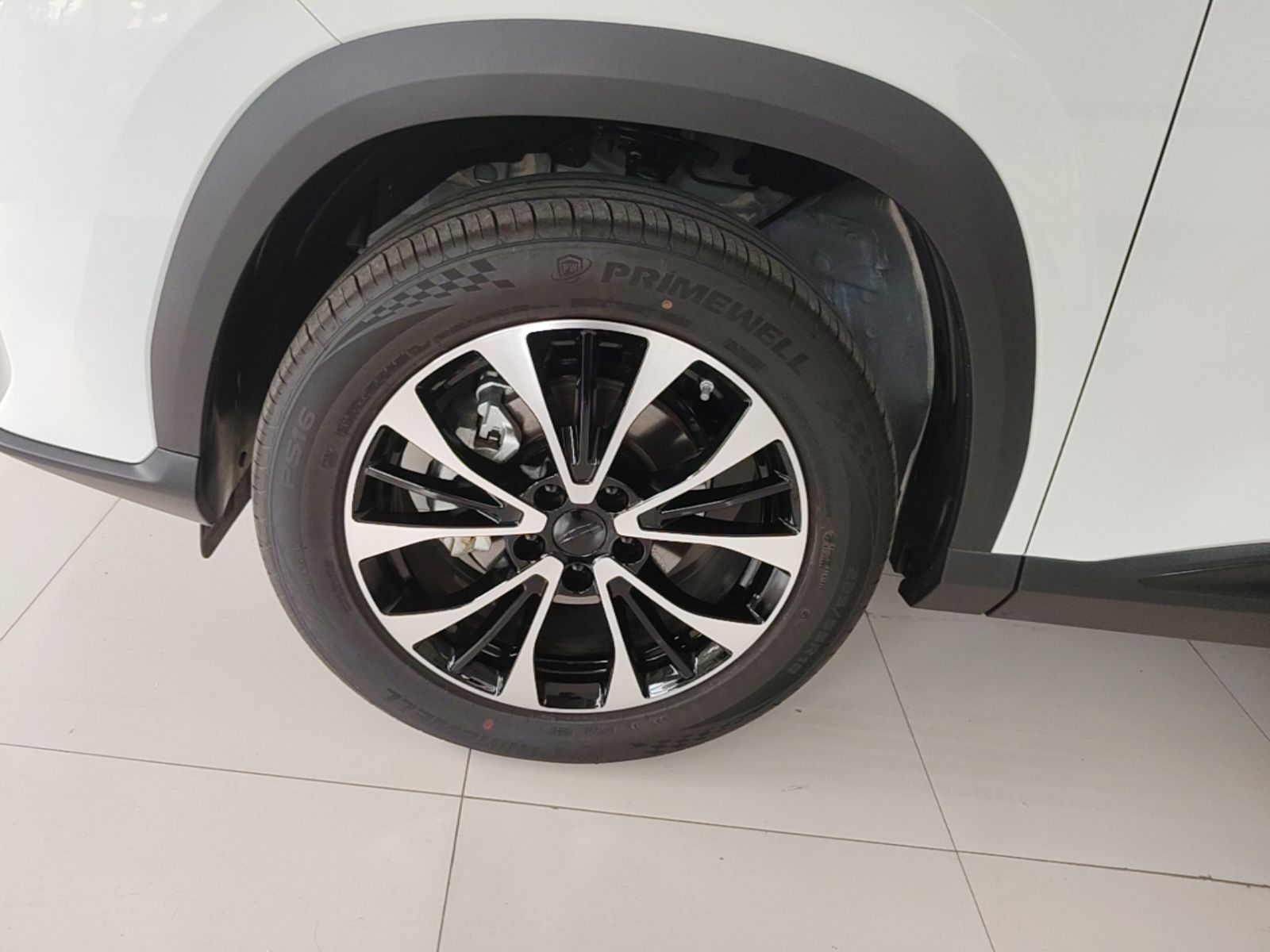 Geely Auto Emgrand X7 Sport 2026 Model 1.5TD 10th Anniversary Champion Edition — снимка 10