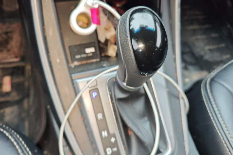 Used Hyundai Elantra (5th Generation / Langdong) 2016 1.6L Automatic Smart Version Gear Lever