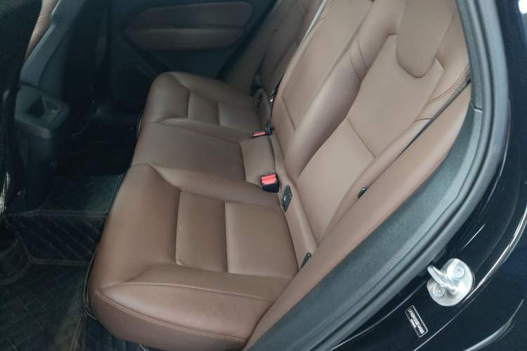 Used Volvo XC60 2025 B5 4x4 Smart Luxury Edition