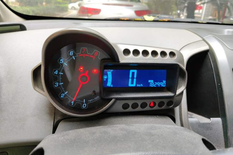 Used Chevrolet Aveo Sonic 2011 Sedan 1.4L MT SL